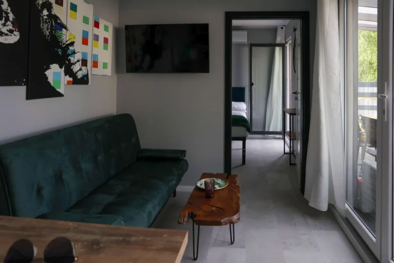 39ba9a72-3a52-4698-af5f-382818a377c3