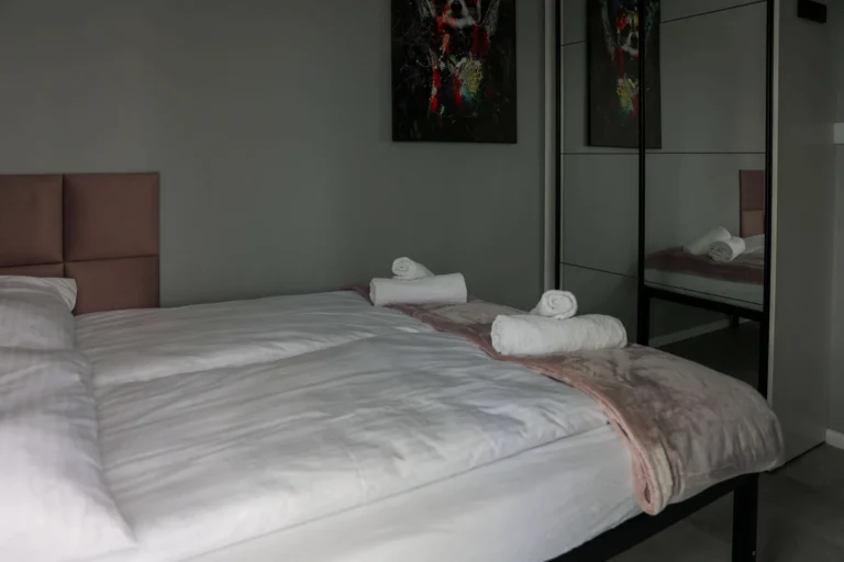 a0998e9a-d8d4-4362-a680-2cb7663a1a91